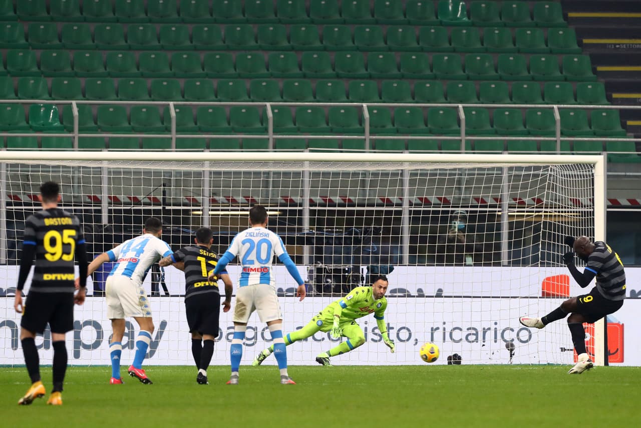 Romelu Lukaku (73’) marcó por la vía penal para la victoria. Los de Conte escalaron hasta la segunda posición de la tabla con 27 unidades; Napoli se quedó en el cuarto sitio con 23 puntos.