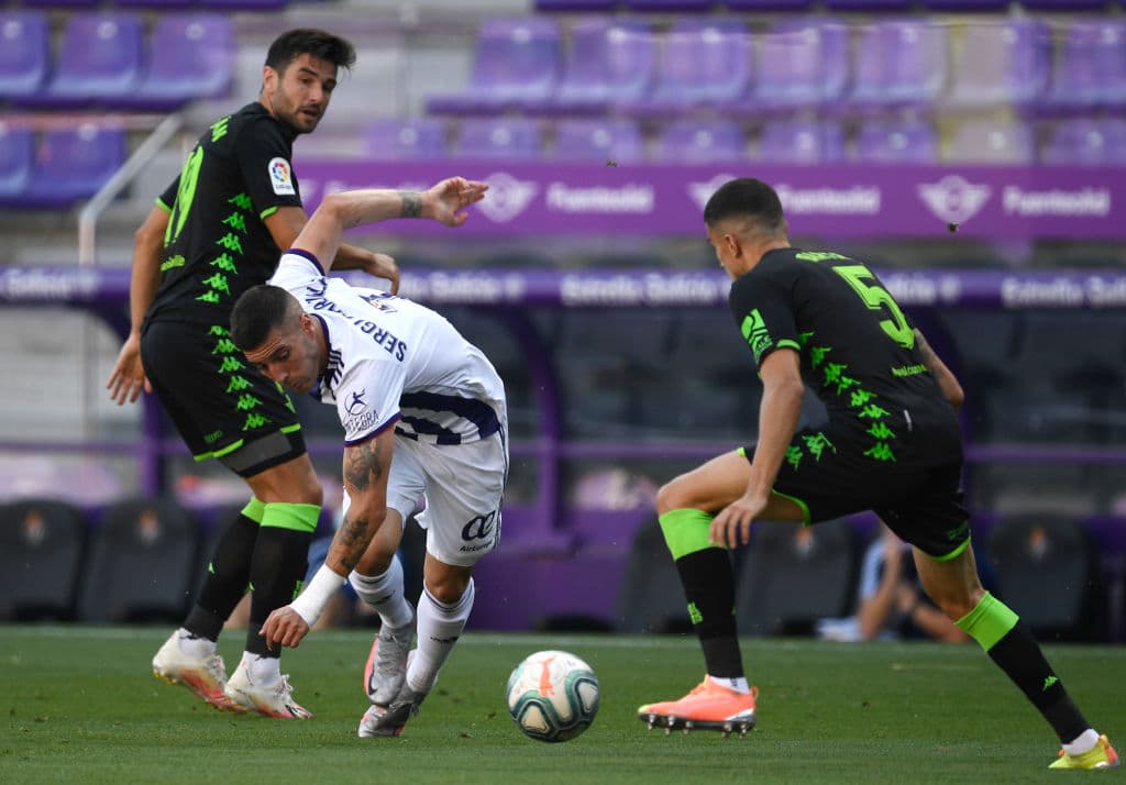 Valladolid 2-0 Betis | Sergio Guardiola (45+2’) abrió el marcador al final del primer tiempo y Óscar Plano aumentó la diferencia a los 63’ del juego. Diego Lainez ingresó a la cancha al 71’; Andrés Guardado no participó en el juego. Betis cierra la competición con 41 unidades; Valladolid libró el descenso con 42 puntos.