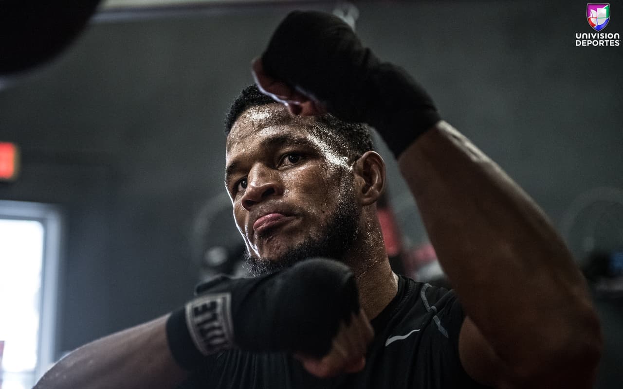 Sullivan Barrera (21-1, 14 KOs) se encuentra en perfecta condición física para enfrentar el reto de convertirse en campeón del mundo semipesado el próximo tres de marzo en el Madison Square Garden.