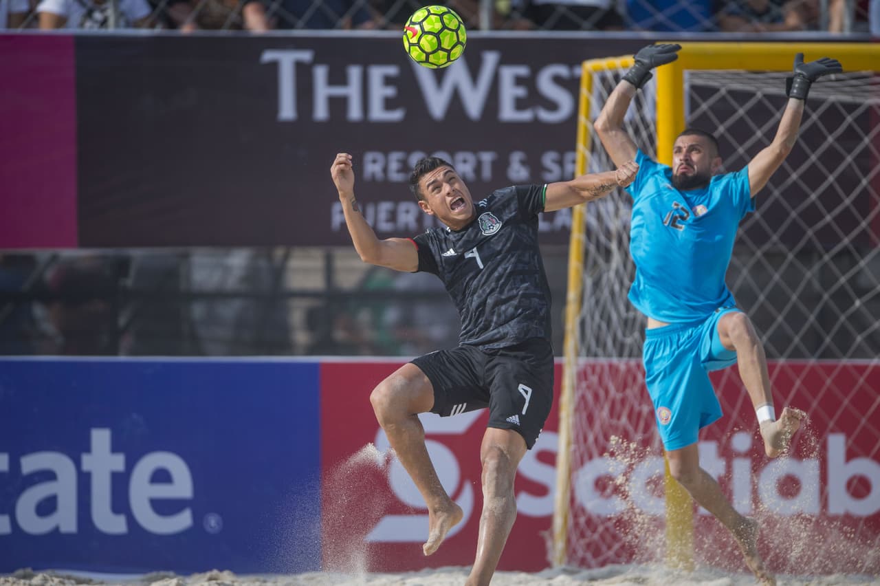 Estas son las mejores imágenes de la victoria de México por 8-5 sobre Costa Rica en el juego del Premundial de playa que se lleva a cabo en Puerto Vallarta, Jalisco, y que otorga dos cupos para la Copa Mundial en Paraguay 2019.