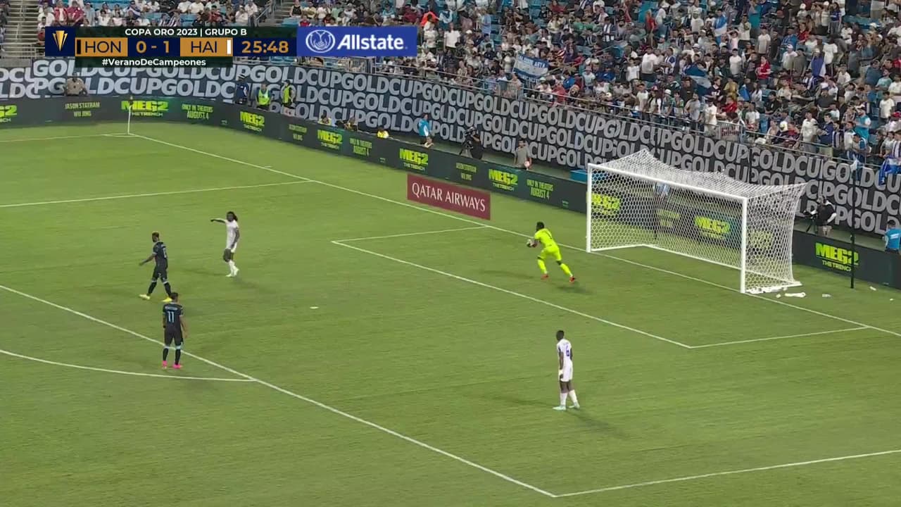 ¡TIRO ATAJADO! disparo por Jerry Bengtson.