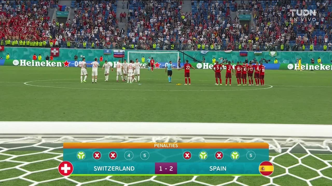 ¡GOL!  anota para España. Gerard Moreno Balagueró