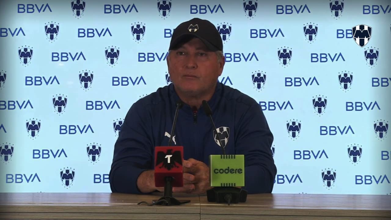 Vucetich pide a Chicharito en el Tri: "No puede haber berrinches"