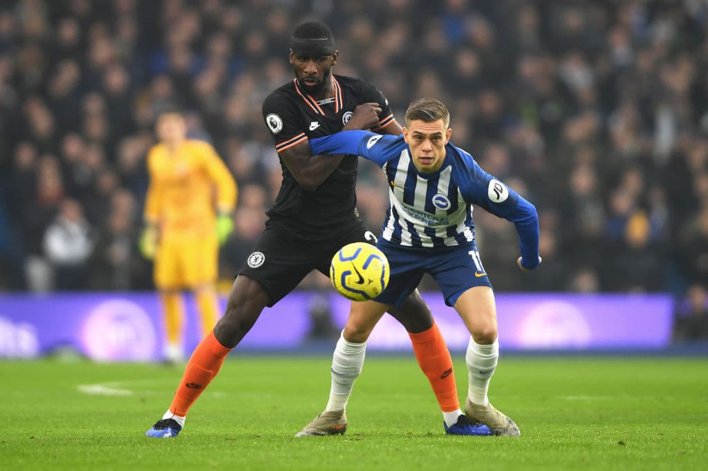 Un gol de Jahanbakhsh, al 84, le dio el empate 1-1 al Brighton; Azpilicueta abrió el marcador para el Chelsea.