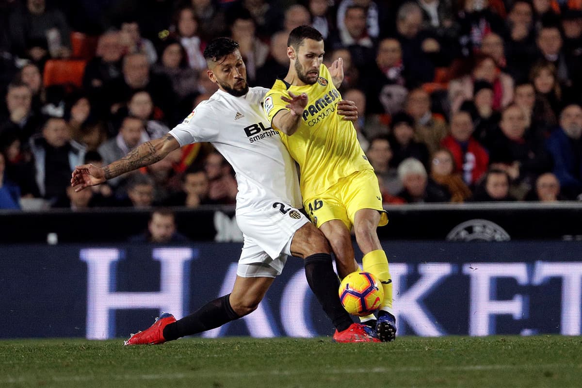 La salida de Alfonso Pedraza (derecha) al minuto 60 no surtió efecto para el Villarreal, que tuvo en el campo a Carlos Bacca y Samuel Chukweze para reforzar el ataque.