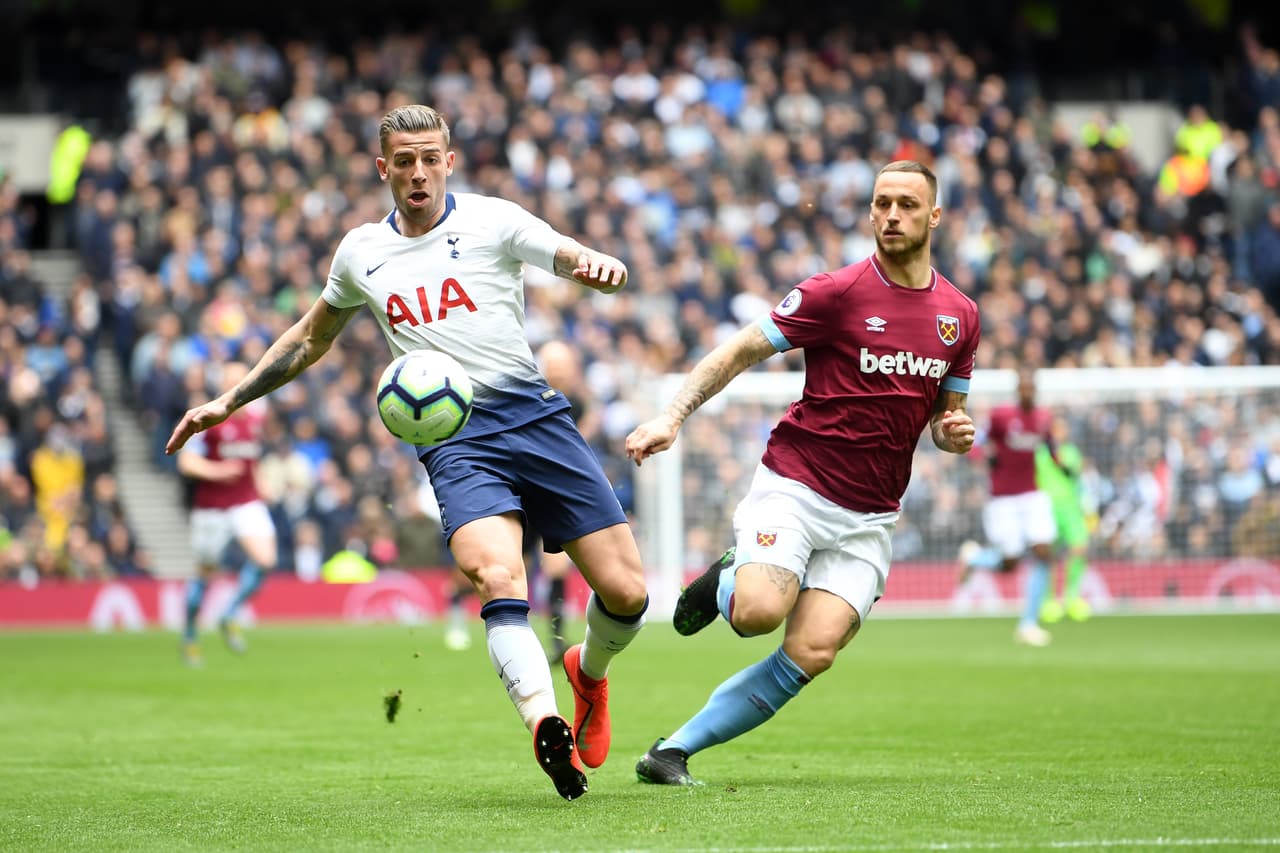 En la pasada jornada el Tottenham había vencido al Brighton & Hove y el West Ham había igualado por 2-2 con el Leicester City.
