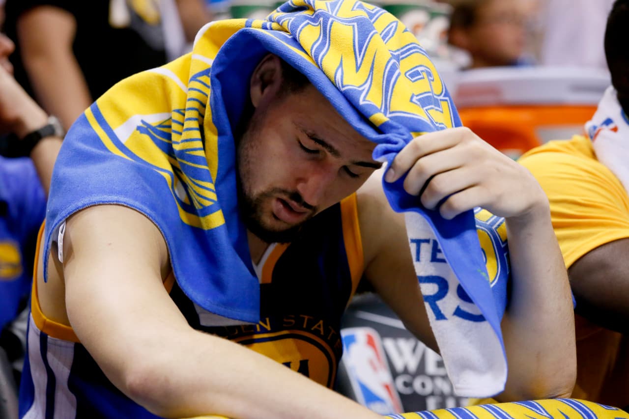 Vaya drama... Klay Thompson dice adiós a temporada por lesión