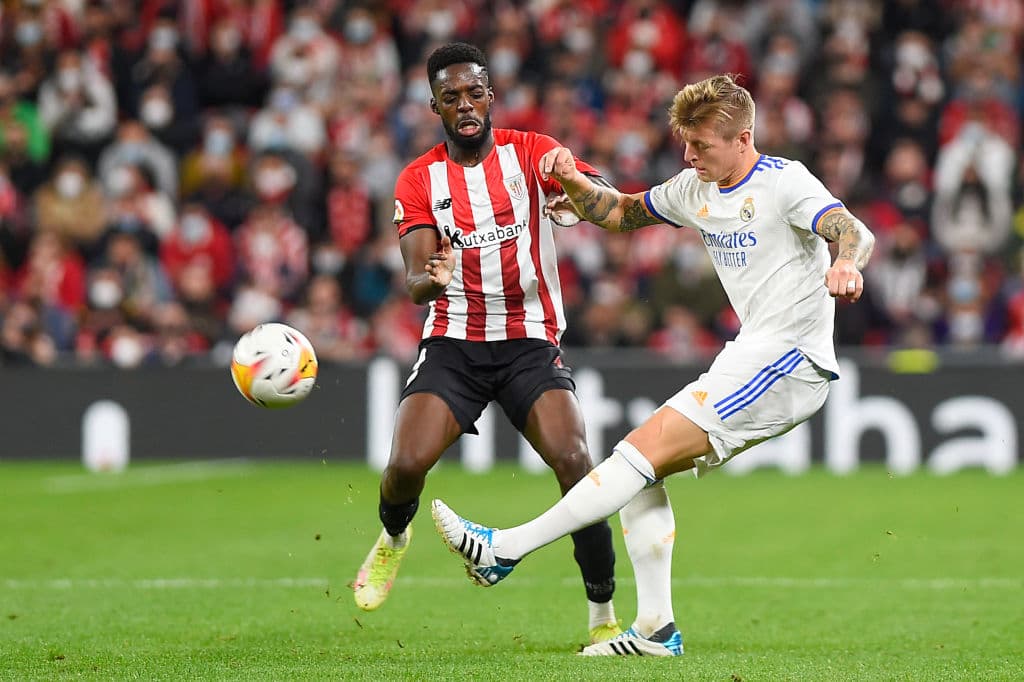 karim Benzema se echa el equipo al honbro y su doblete en los primero 10 minutos de partido le dan los puntos al Madrid luego de vencer 1-2 al Athletic de Bilabo.