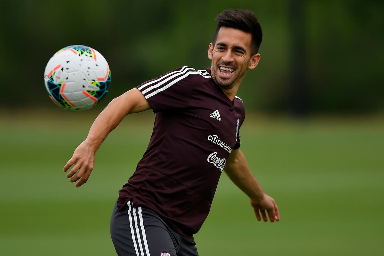 Los integrantes de la Selección Mexicana de fútbol se entrenaron, en medio de una intensa humedad en el ambiente, en las instalaciones del club de la MLS Houston Dynamo de cara a lo que será su importante duelo de los Cuartos de Final de la Copa Oro 2019, que se llevará a cabo este sábado ante Costa Rica. El trabajo duro y el buen ambiente imperaron durante la práctica del Tri.