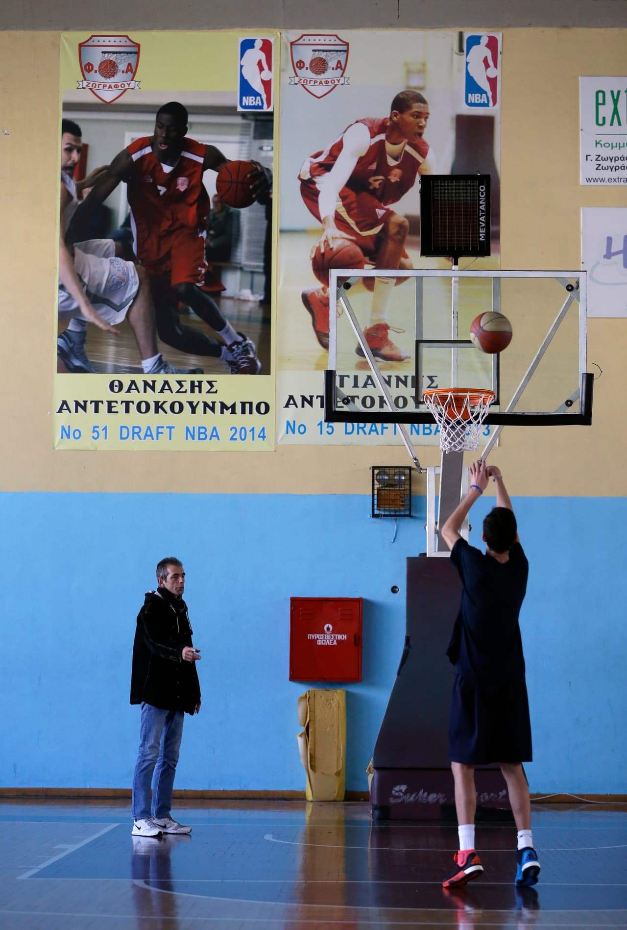 El incendio destruyó el resort marítimo de Mati, al este de Atenas, y otras áreas costeras. Devastó más de un centenar de hogares.