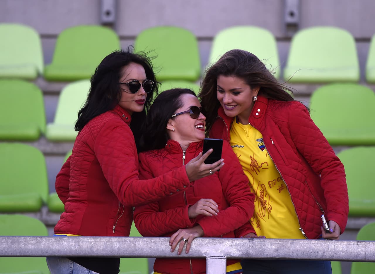 Disfruta de las bellas aficionadas que se hicieron presentes en el arranque de la segunda jornada de la Copa América