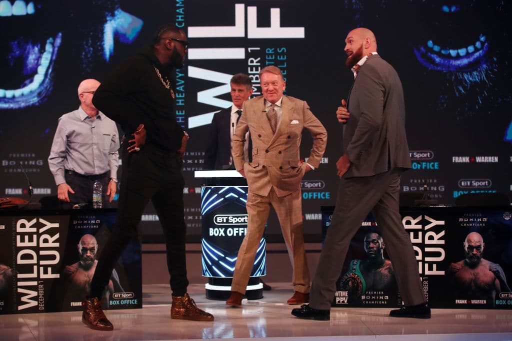 Falta una parada en Nueva York y otra en Los Ángeles, la sede de la pelea el 1 de diciembre en el Staples Center. Pero este par parece que estuvo cerca de adelantar la reyerta este día.