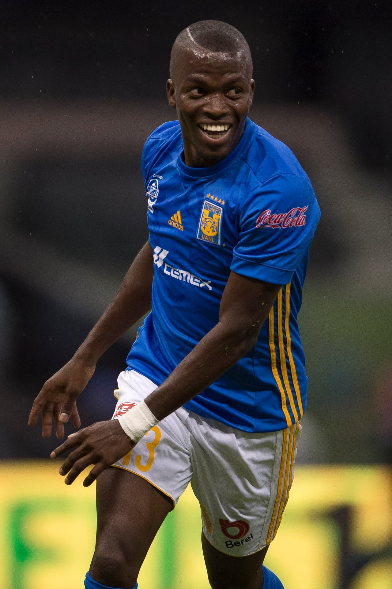 Ya en la segunda mitad, el propio Valencia volvería a hacerse presente en el marcador para recuperar la ventaja.