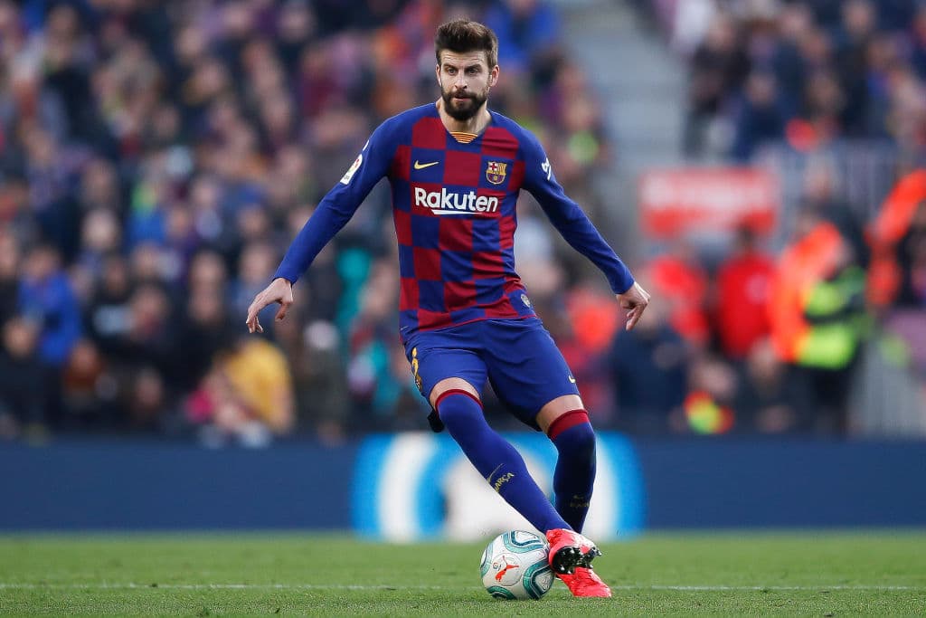 <b>Gerard Piqué - Barcelona </b> Piqué es fundador y presidente de Kosmos, una empresa global de entretenimiento y deportes. El mayor logro de Kosmos es lograg conseguir la organización de la Copa Davies. El barcelonista también es fundador de la empresa EFootball.pro
<b>, </b>una competencia de eSports, smbién creó el Players Tribune,que es unaplataforma editorial que da voz a los jugadores y técnicos.