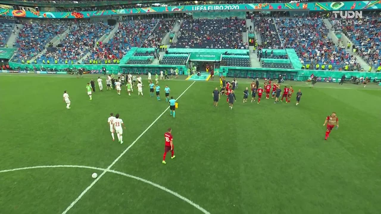 ¡TIRO ATAJADO! disparo por Mikel Oyarzabal.