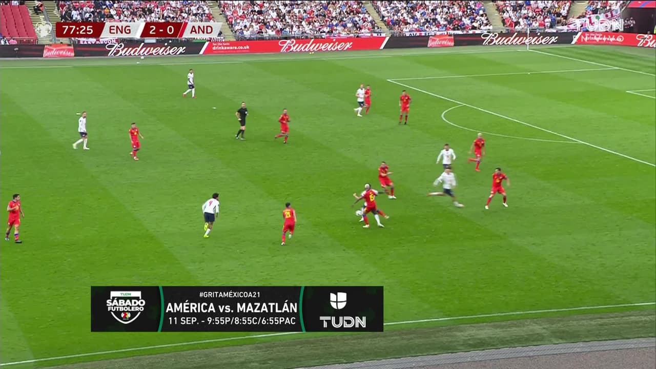 ¡GOL!  anota para Inglaterra. Jesse Lingard