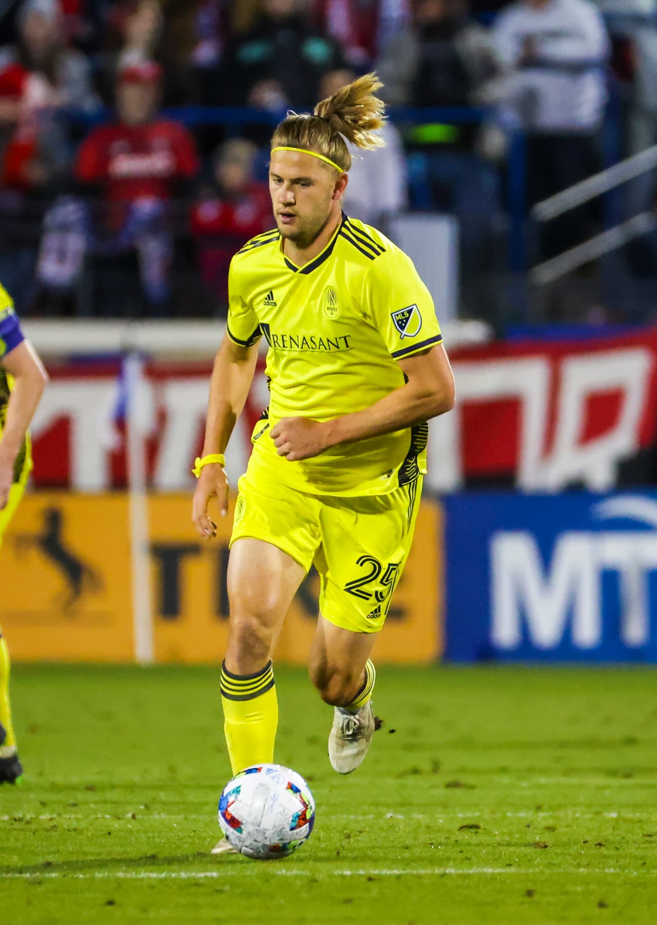 Defensor - WALKER ZIMMERMAN (Nashville SC)
<br>