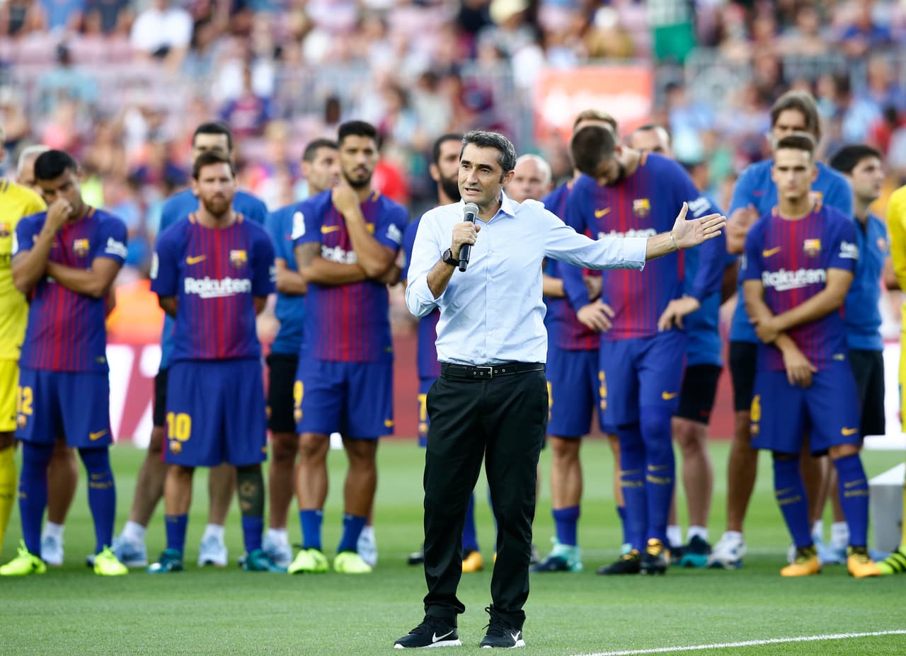 Valverde dijo: Hoy empieza un nuevo reto y esperamos que sea apasionante. Sabemos que contaremos con vuestra ayuda y estoy seguro de que entre todos conseguiremos nuestros objetivos. Trabajaremos para estar a la altura de nuestro club.
