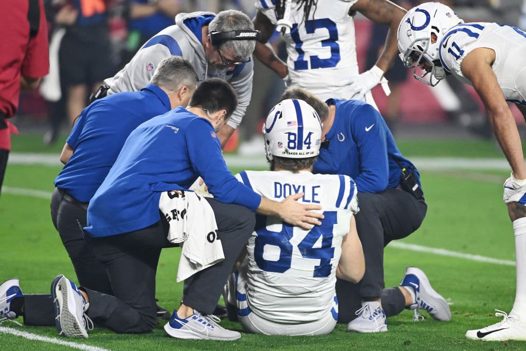 Carson Wentz quiere regresar a los Colts a pelear por un Super Bowl y comanda la victoria 22-16.