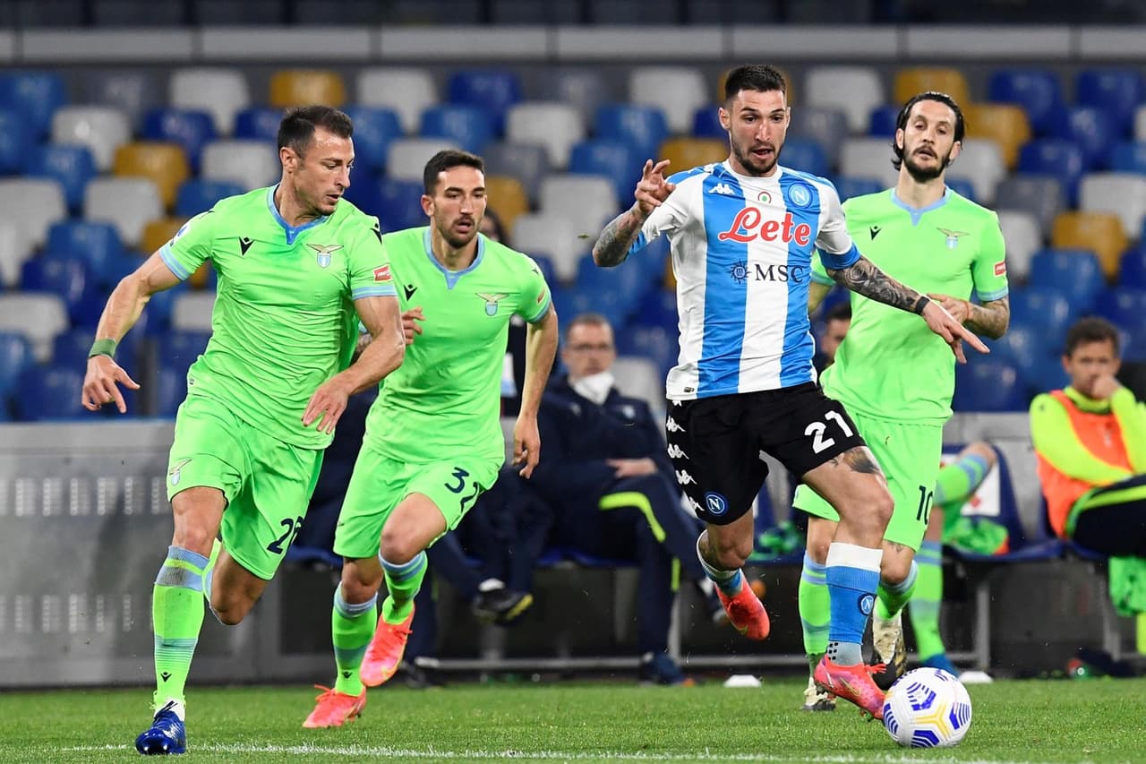 Napoli golea a la Lazio con marcador de 5-2 durante la fecha 32 de la Serie A. Una lluvia de goles cayó en el Estadio Diego Armando Mardona, pues Lorenzo Insigne anotó doblete, mientras que Politano, Mertens y Osimhen se fueron con una anotación para los locales. Por parte de los 'blanquicelestes' descontaron Ciro Immobile y Sergej Milinkovic-Sajiv.