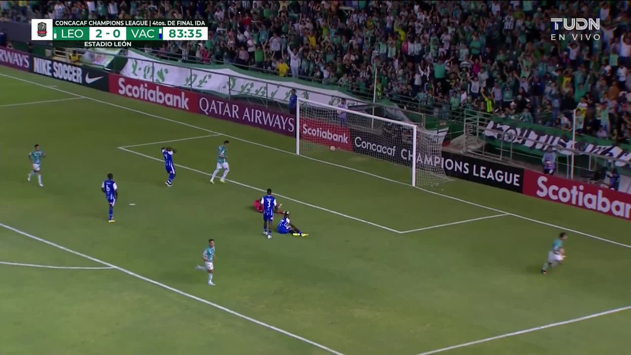 ¡GOL!  anota para León. Víctor Dávila