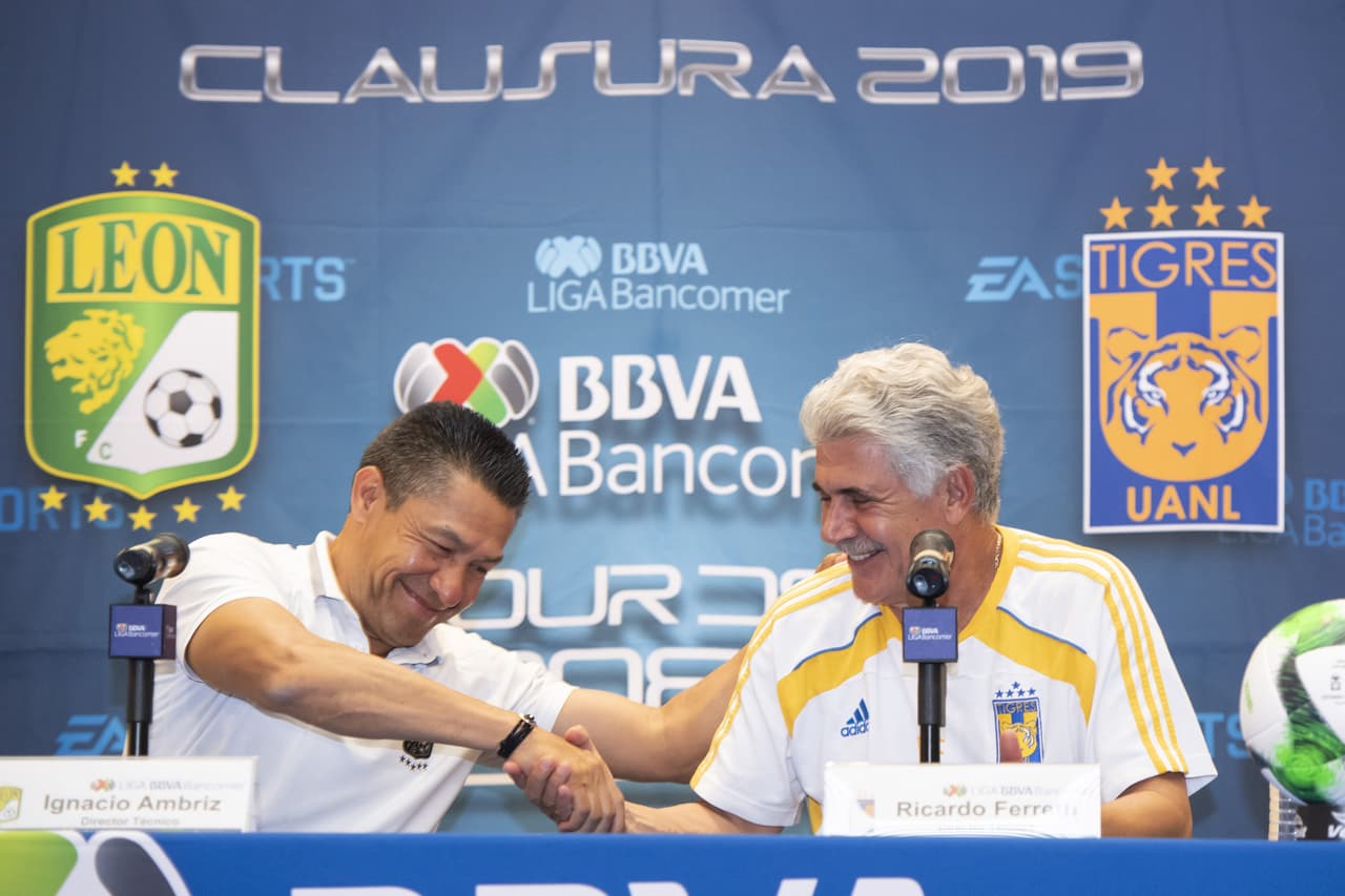 Estas son las mejores imágenes del Día de Medios que sostuvieron Ricardo 'Tuca' Ferretti, entrenador de Tigres, Ignacio Ambriz, técnico del Léon, y algunos de sus futbolistas como Carlos Salcedo, Guido Pizarro, Eduardo Vargas, Luis Montes, Ángel Mena o Fernando Navarro, entre otros, un día antes del Juego de Ida de la Final del Clausura 2019 de la Liga MX, que se efectuará en Monterrey.