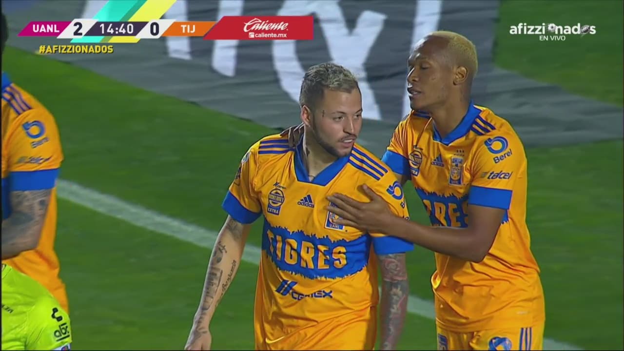 ¡Colmillazo! ‘Diente’ López cruza y marca el 2-0 sobre Xolos