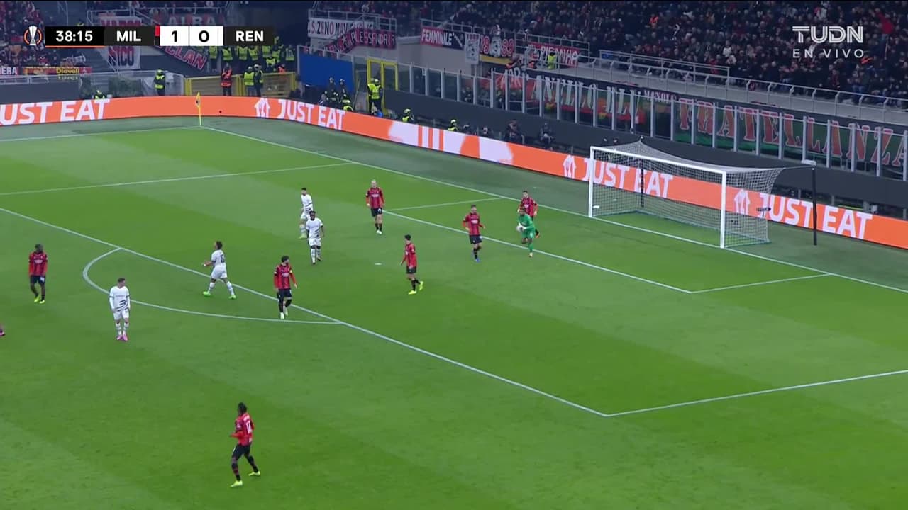 ¡TIRO ATAJADO! disparo por Désiré Doué.