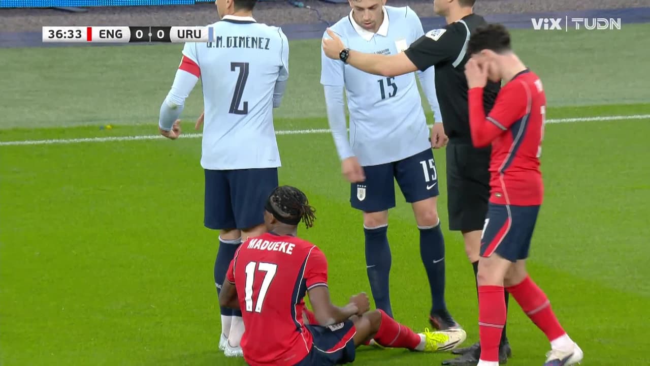 Otro lesionado en el Inglaterra vs. Uruguay, Madueke abandona el campo