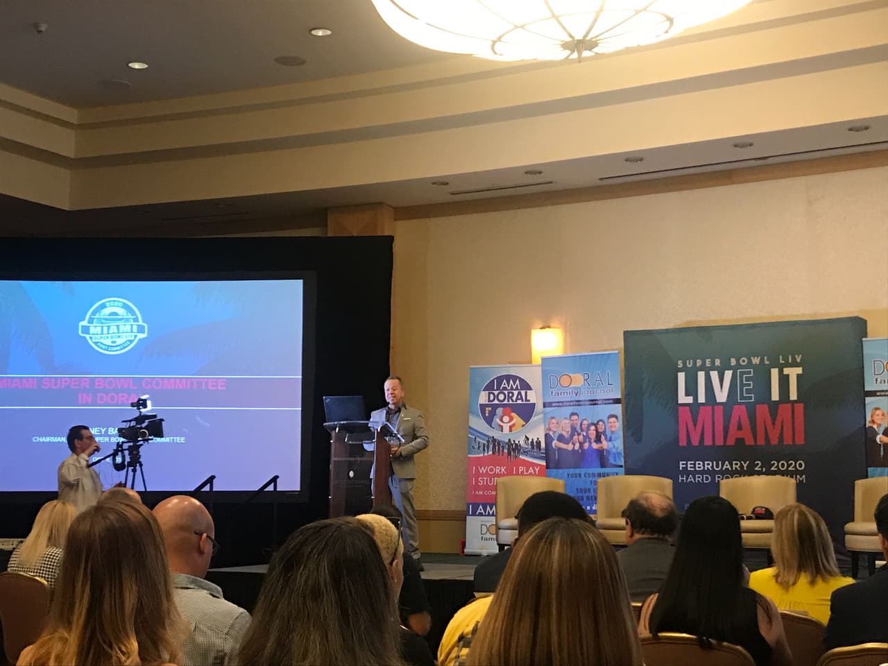 Presentación del Comité de Control para el Miami Super Bowl LIV.
