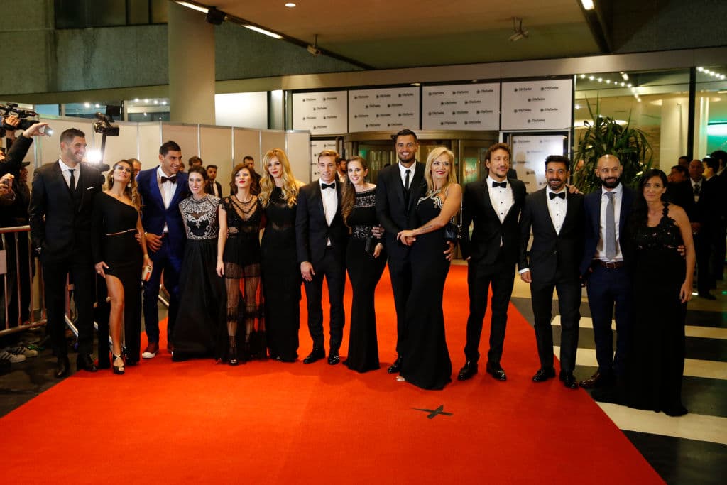 Por su puesto, acudieron muchos más futbolistas a la boda del año. Aquí podemos ver Mariano Andujar, Nahuel Guzman, Lucas Biglia, Sergio Romero, Ezequiel Lavezzi y Javier Mascherano. Todos acompañados por sus respectivas esposas.