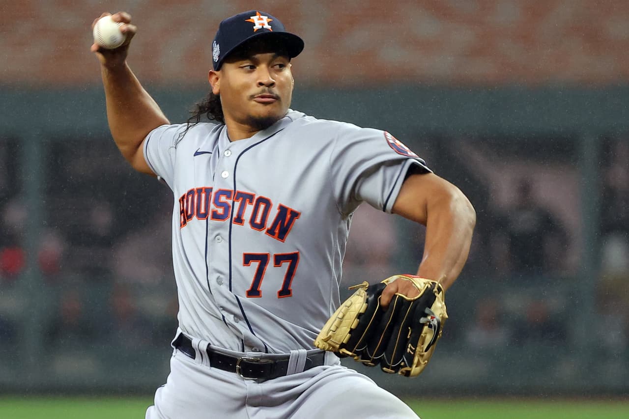 Por parte de los locales Braves, Ian Anderson subió al montículo; los visitantes Astros arrancaron con Luis García.