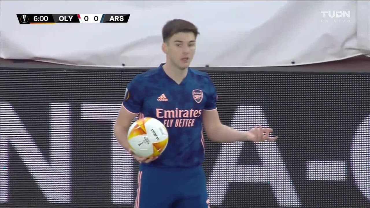 ¡TIRO ATAJADO! disparo por Pierre-Emerick Aubameyang.