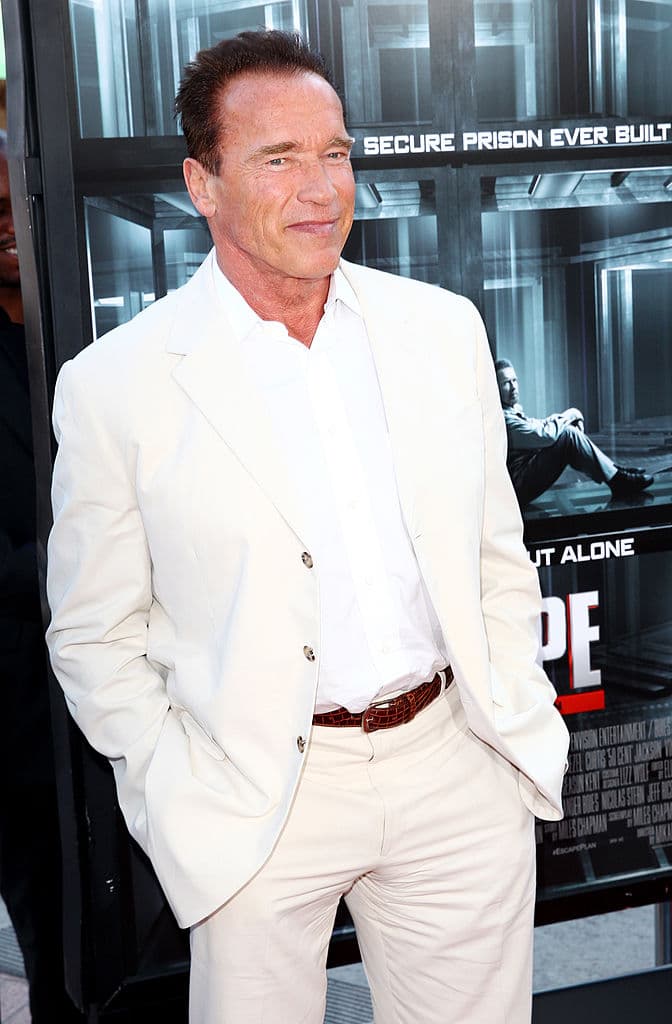 Conan the Barbarian (1982) - Un niño que pertenece a una tribu primitiva graba en su memoria los rostros de los guerreros que han exterminado a su familia y a él lo han vendido a unos mercaderes de esclavos.
<br>