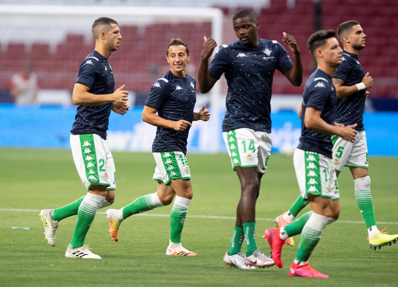 El Betis de Guardado y Lainez anunció un nuevo caso positivo por coronavirus.