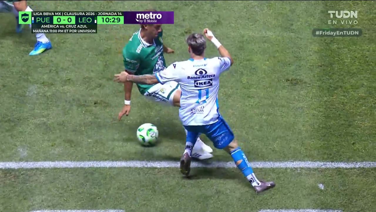 ¡Lujo y balonazo a la cara! Emiliano Gómez se lució con una jugada de fantasía y le salió caro