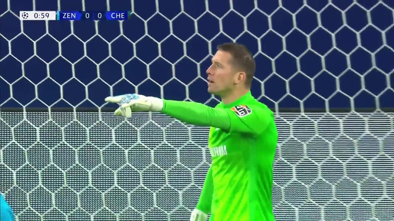 ¡TIRO ATAJADO! disparo por Saúl Ñíguez.