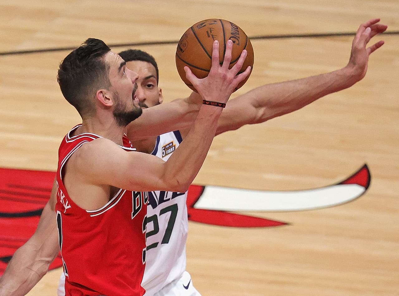 El Jazz pasea a los Bulls y continúa dominio en el Oeste