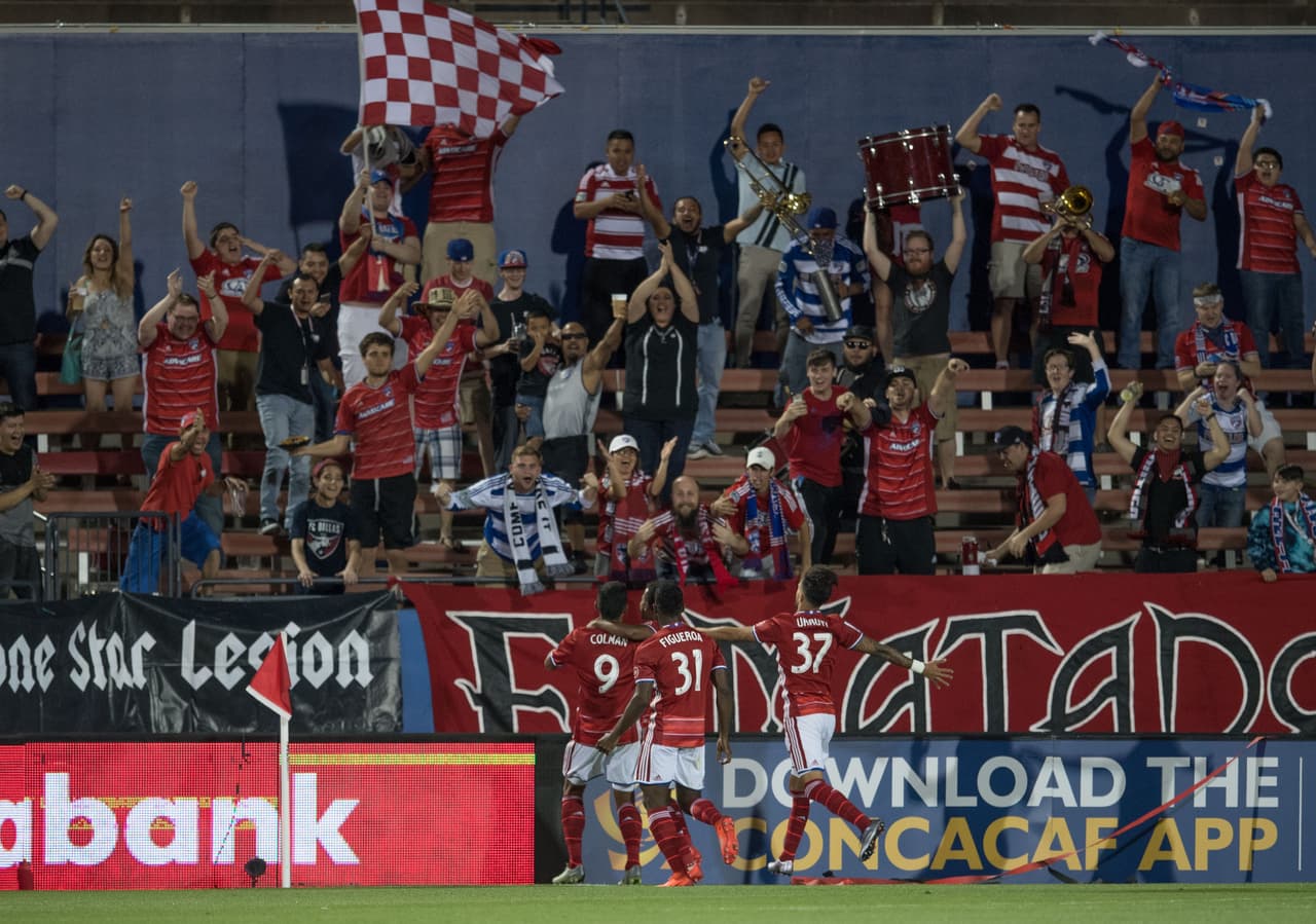 Con todo a su favor y la tranquilidad de una ventaja ya suficiente para enfrentar el partido de vuelta, el equipo tejano que dirige el técnico colombiano Óscar Pareja fue todavía más en su juego de conjunto y a los 87 minutos sería de nuevo el propio Acosta el que consiguiese el 3-0.