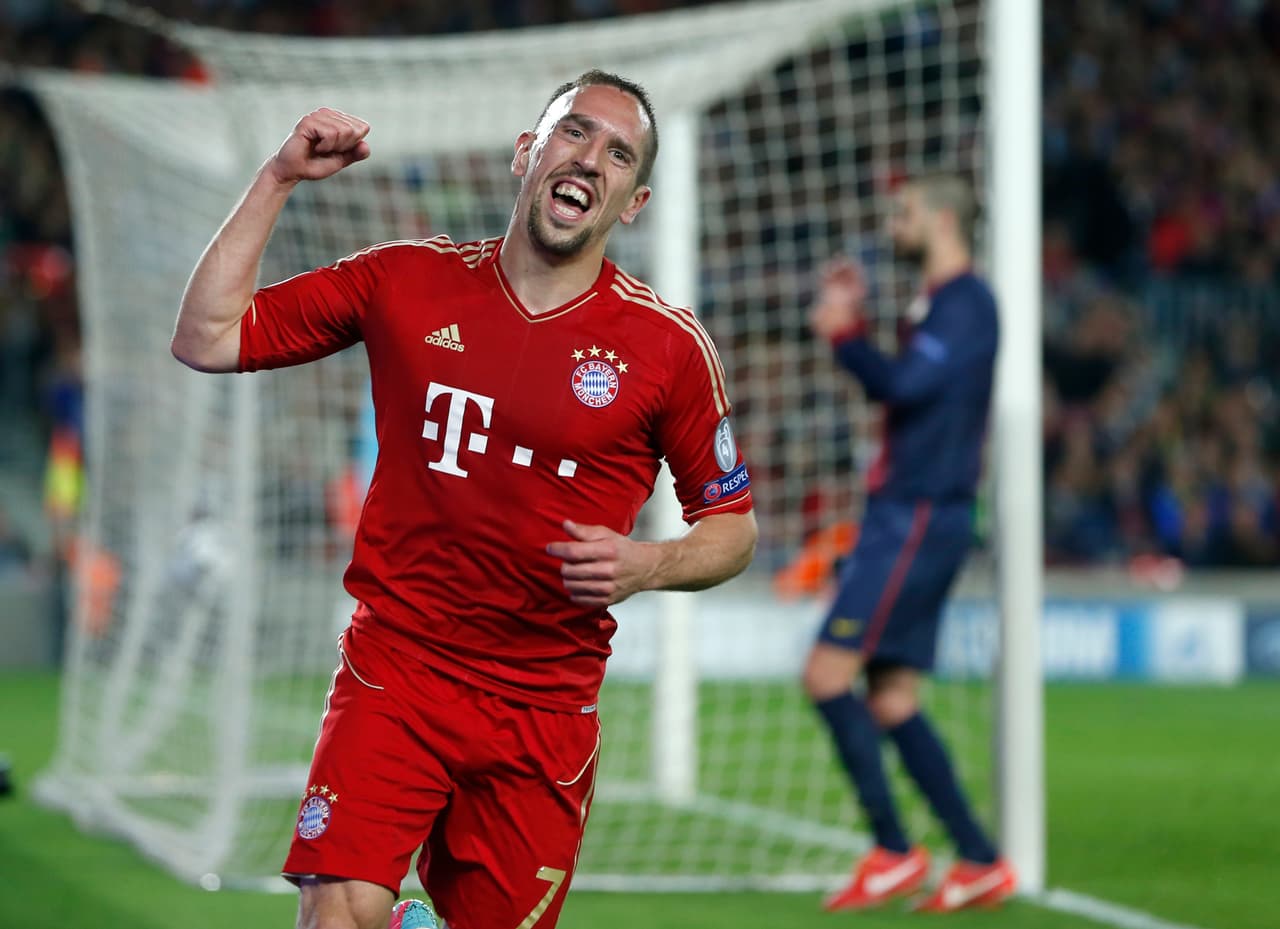 <b>¡El autogol de Piqué!</b>
<br>Ribery estuvo cerca de la acción y el defensor español terminó metiendo la pelota en su propio arco.