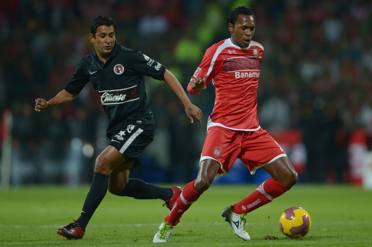 Toluca por su parte espera acabar con una racha de 5 torneos de no llegar a una final del fútbol mexicano, la última la perdió ante Xolos cuando eran dirigidos por Enrique Meza y la visita por Antonio Mohamed.