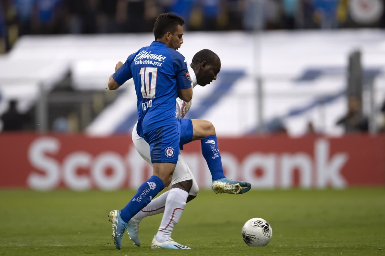 Cruz Azul dejó ir importantes oportunidades en la primera mitad.
