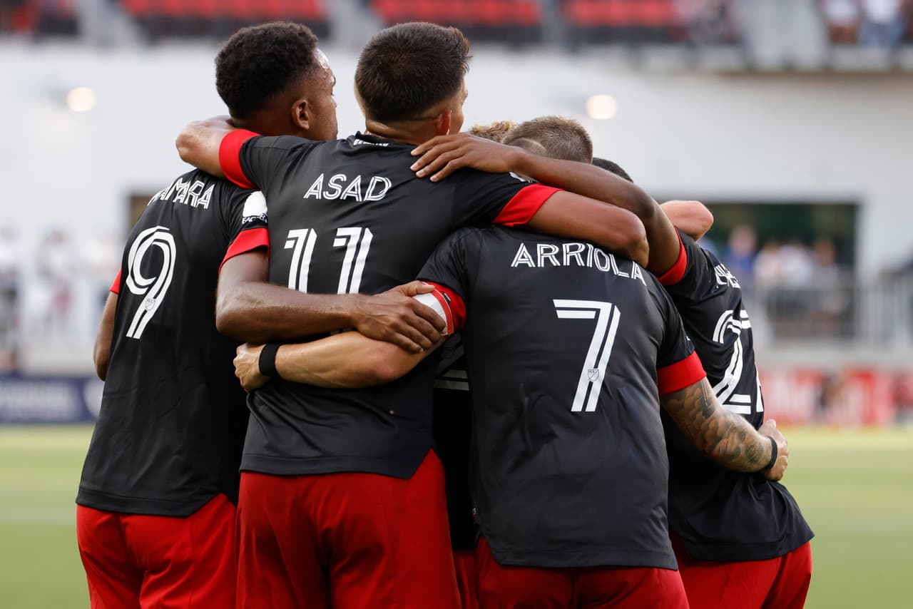 El mismo tipo de comunión que se vio en el Audi Field, donde D.C. United goleó 7-1 a Toronto FC.
<br>