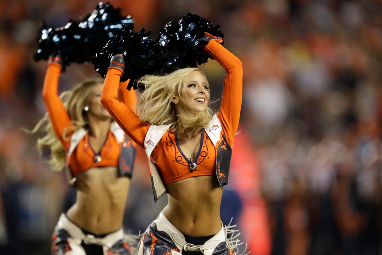 Son hermosas, tienen energía y sus bailes le dan alegría al ambiente en los estadios de la NFL: sin duda, las porristas tienen un papel muy especial para el espectáculo del fútbol americano.