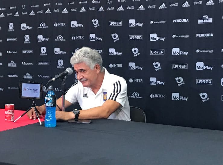 ¿Otro berrinche? ‘Tuca’ Ferretti abandonó conferencia sin declarar