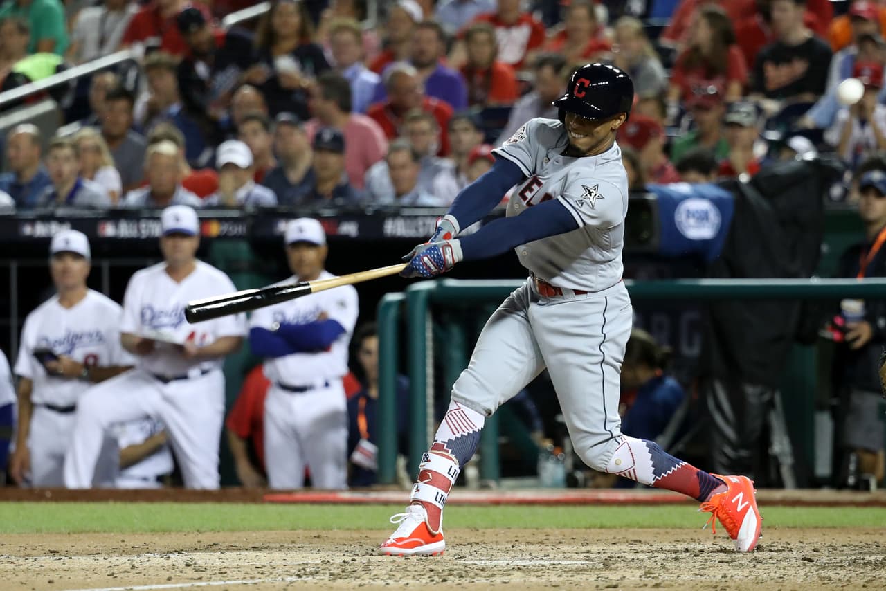 Además, en septiembre fue elegido como el Novato del Mes de la Liga Americana bateando para .362 de promedio.