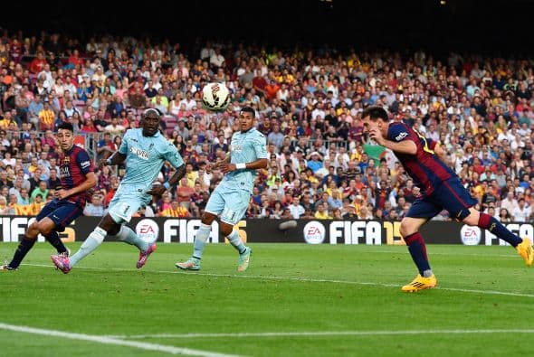 El primero de Messi fue rematando de cabeza una gran jugada colectiva iniciada por Xavi.