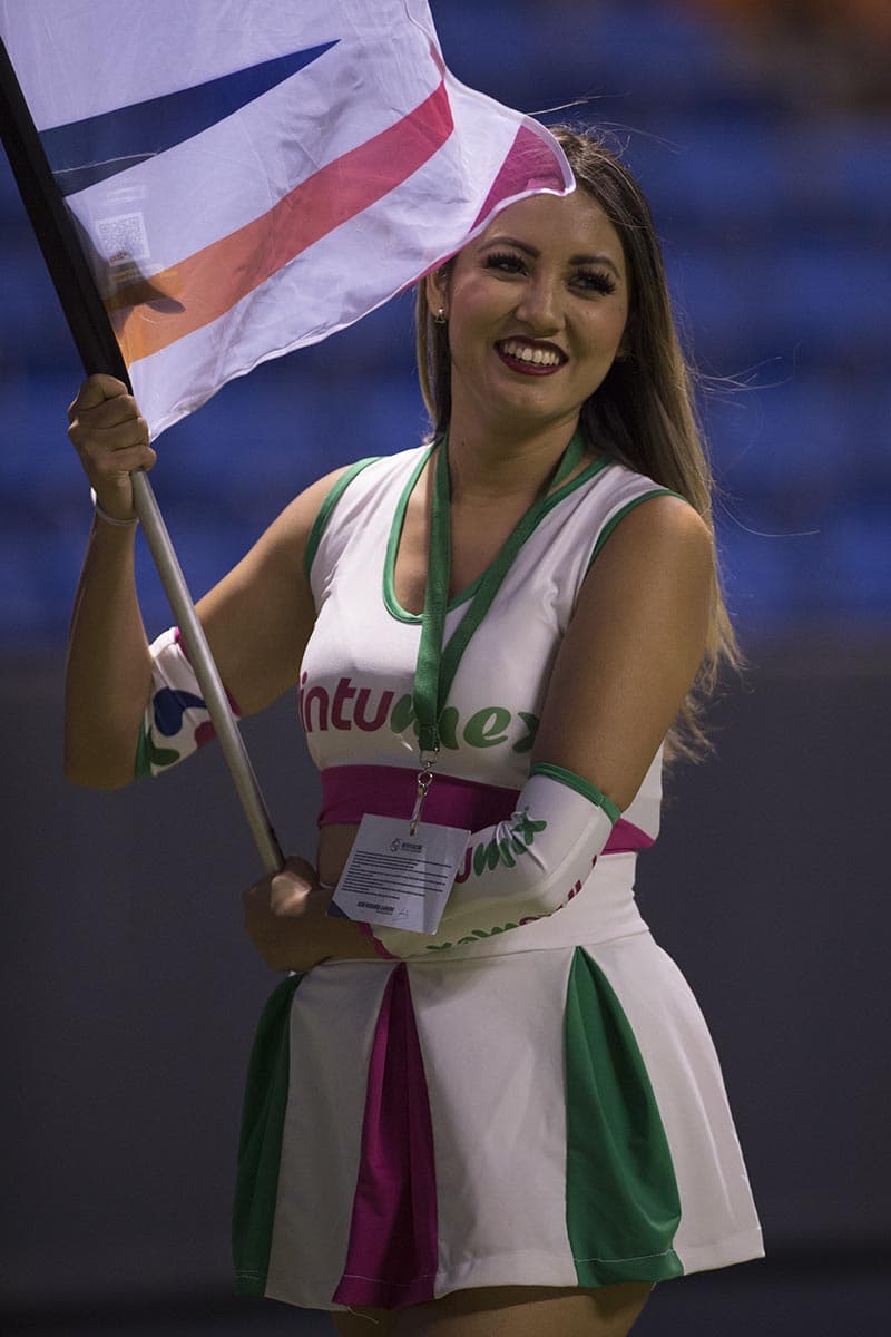 Porristas en el juego Puebla vs Monarcas.