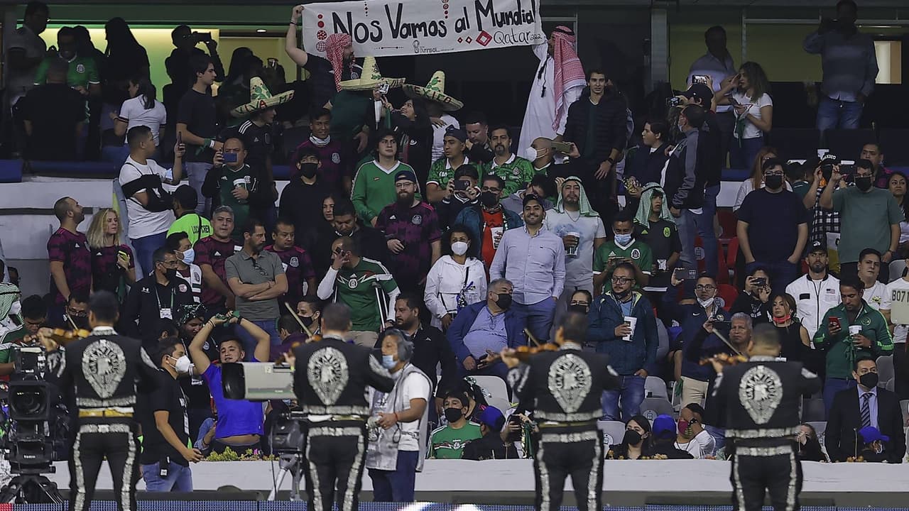 El Tricolor celebra el pase a Qatar 2022 con mariachis
