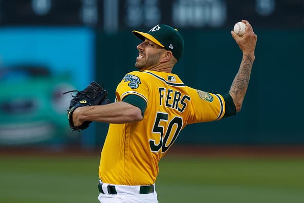 Los Oakland A’s firman a veterano lanzador por 15 millones de dólares